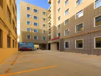 Golmud Moyang International Hotel Hotels near Ge'ermu Railway Station