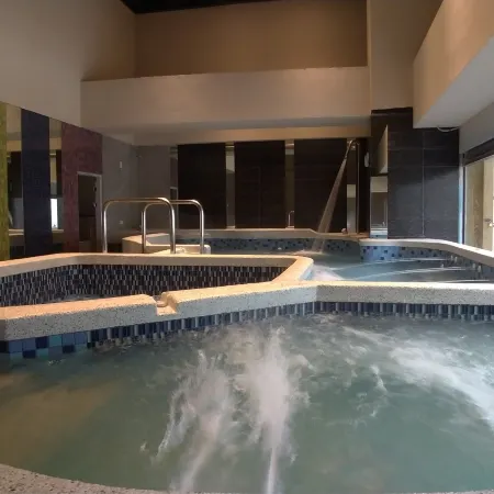 Muen Yuan Dong Hot Spring Hotel