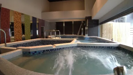 Muen Yuan Dong Hot Spring Hotel Отели рядом с достопримечательностью «Jiaoxi Kilin Hot Spring»