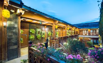 Lijiang Baimao Anbo Private Courtyard