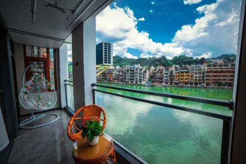 Zhenyuan Cai's Residence - Business