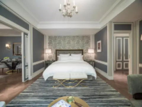 โอเต็ลเดอคริลลง, โรงแรมในเครือโรสวูด โรงแรมในปารีส