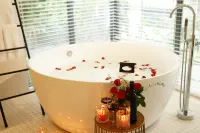 No.6 Garden Villa Hotel (Shekou Sea-world)