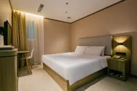 HanTing Hotel (Xi'an Yanta West Road Art Academy) Hotel in zona Xi'an Shiyou University Retired Personnel Management Office