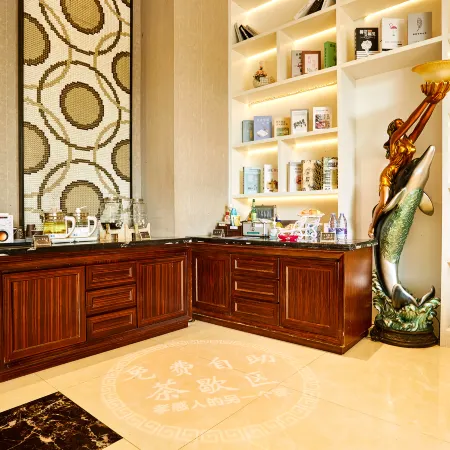 Kairui Meisu Hotel (Xiaogan East Station Yintai City Branch)