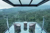 Back Hill Country Yard · Pear Flower Creek Hotels in Hanyuan