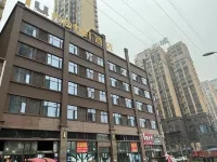 IU Hotel（Anyue Ningdu Avenue Red Star Macalline Store） - 2 étoiles