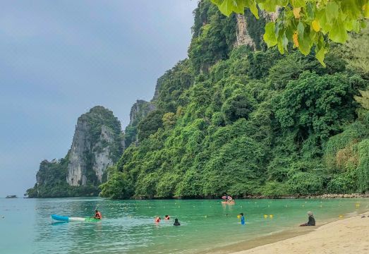피피섬 해변 전경