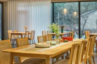 Yaojia｜Township see cloud bamboo Valley river hot spring guest house - อ่างจากุชชี่