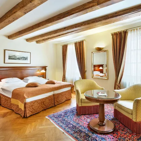 Radisson Blu Hotel Altstadt, Salzburg Отели рядом с достопримечательностью «Кладбище Святого Петра»