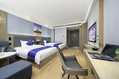 Super 8 Selected Hotel (Century Avenue Branch, Bachu County)