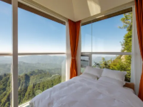 Laojunshan Zhenyun Cliff View B&B Hotels in Luanchuan