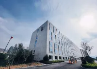 Vision Plaza Shahe Bailing Hotels near Changping Chaozong Bridge