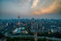 Chengdu Elegant Light Luxury Holiday Apartment - Ramah Hewan Peliharaan