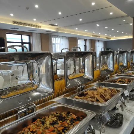 HaichengJinHongXiYue Hotel