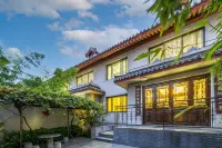 Fuzi Binshe Family Education Culture Boutique Hotel Hotels near Mausoleum of Shaohao