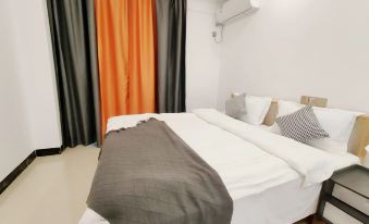 Zhaoqing Shiguang Apartment (Checheng Bar Street)