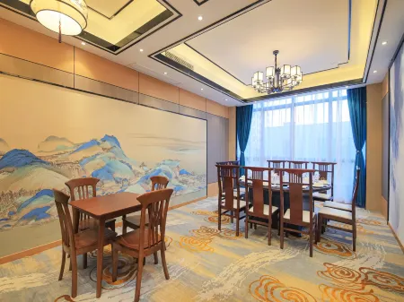 Vienna International Hotel (Yangzhou Yangzijiang South Road) Отели рядом с достопримечательностью «Tongda College of Nanjing University of Posts and Telecommunications»