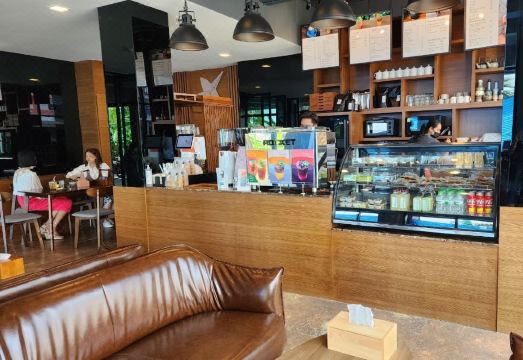 The Bedrooms Maeklong Hotel and Services Apartment