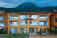 Lugu Lake Chunhe Jingming Lakeview Resort Hotel Hotels in Нінлан