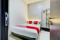 OYO 90215 Ada Residence