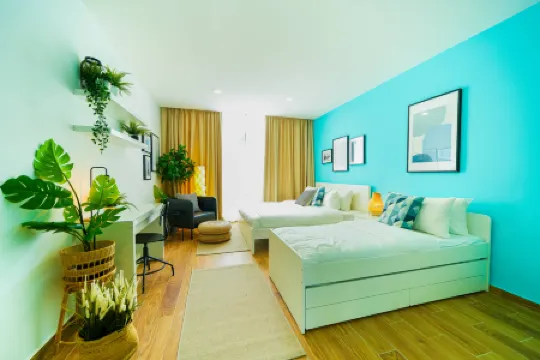 Hangouts Urban+Eco Langkawi Отели рядом с достопримечательностью «Блэк- Сэнд- Бич»