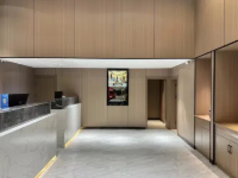 Zhifeng Light Luxury Hotel (Yunnan Road Subway Station Branch in Xuanwu Lake Scenic Area)