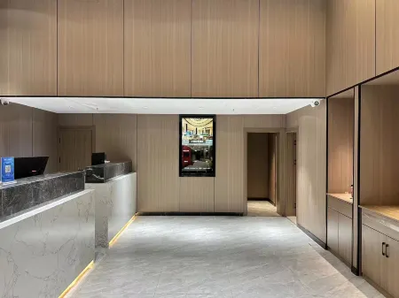 Zhifeng Light Luxury Hotel (Yunnan Road Subway Station Branch in Xuanwu Lake Scenic Area) Отели рядом с достопримечательностью «Nanjing Normal University Suiyuan Campus Multiple-use Gymnasium»