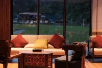 REWOVILLA Hotels in Luhuo