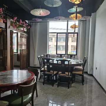 shuangyuedazhijiudian