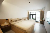 Outside the ancient city • Fanjian