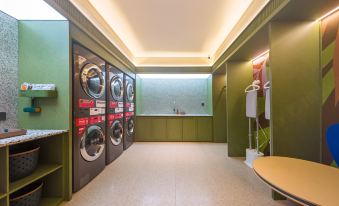 Orange Lanzhou Xiaoxihu Subway Station Hotel