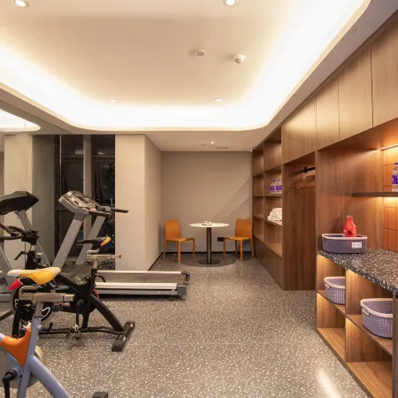 Qingmu Platinum Hotel (Anderle Building, Dongfeng Road, Chaohu)