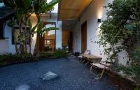 Pumice Hotels near Moon Bay (Yueliang Bay, Wuyuan)