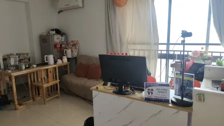 Dongshan Orange Sea View Apartment Отели рядом с достопримечательностью «Jinzijing Square»