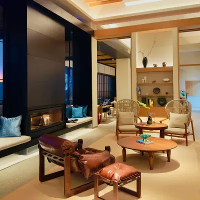 Fuxian Lake Chantilly Hotel & Restaurant Hotels near Dolphin Bay Hot Springs