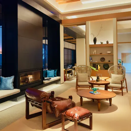 Fuxian Lake Chantilly Hotel & Restaurant