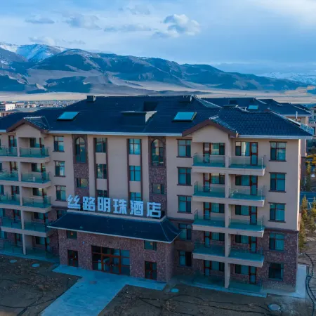 Bole Silk Road Pearl Hotel (Sailimu Lake Scenic Area)