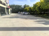 Yunhan Hotel，HuyangheCity - parking