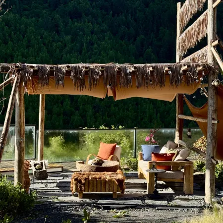 Four-Goddess Mountain Cloud View Fan's Lodging