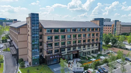 Ruifeng Hotel (Neijiang Normal University North High-speed Rail Branch)
