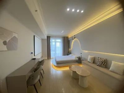 鴻基海景馨海公寓（鮁魚圈家樂福店） 世紀廣場/萬達廣場住宿飯店