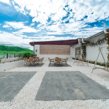 Morning Hotel (Abazhou Ngawa)