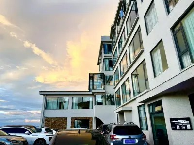 A panoramic view of the 180 degree mountain view boutique vacation homestay Hotels near Shimenxia