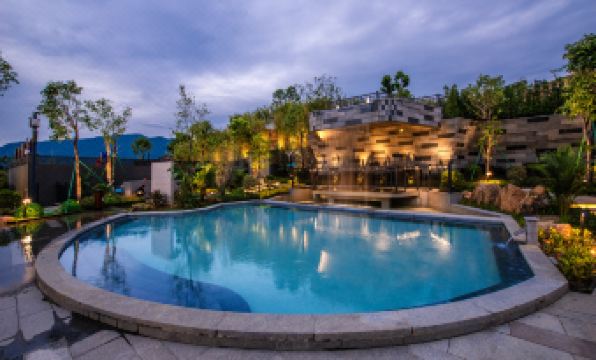 Yanzishan Hot Spring Hotel