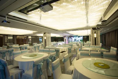 Yuerong Kingmax Hotel Отели в г. Цзесю