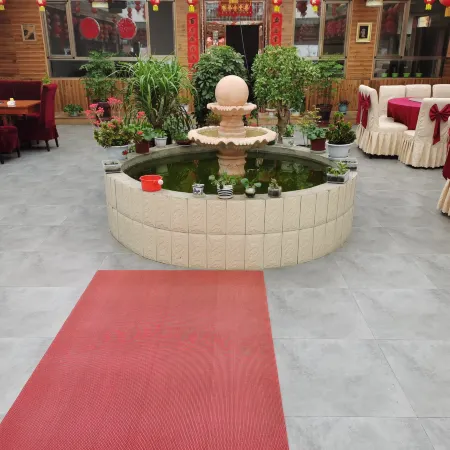 Ren Family Hotel