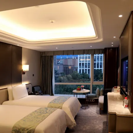 Oriental Riverside Hotel Shanghai (Shanghai International Convention Center) Отели рядом с достопримечательностью «Телебашня «Восточная жемчужина»»