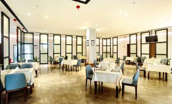 Borrman Hotel (Huaihua High Speed Railway South Station Wanda Plaza)