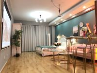 含雅公寓(北京苹果店) - 欧式投影大床房